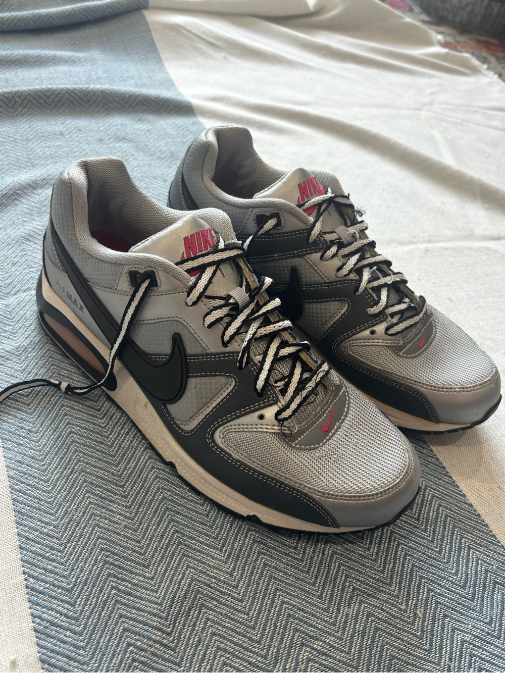 Nike Men’s Gray and Black Air Max Sneakers 397689-015 size 10.5